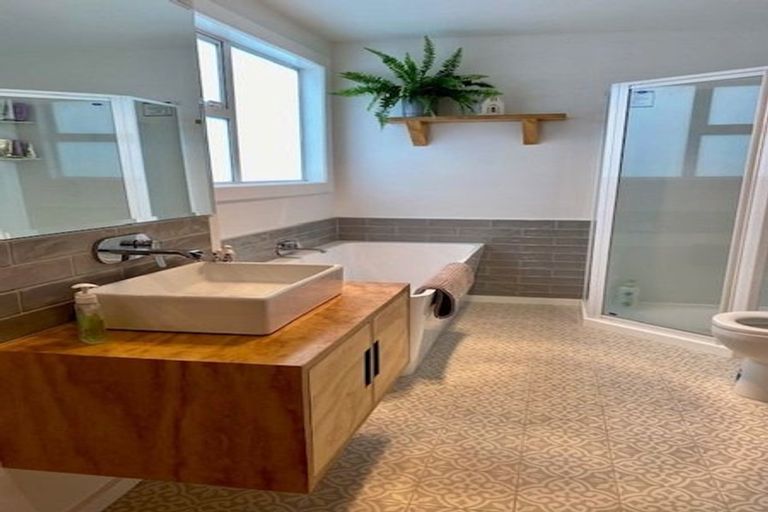 Photo of property in 31 Rhodes Street, Carterton, 5713