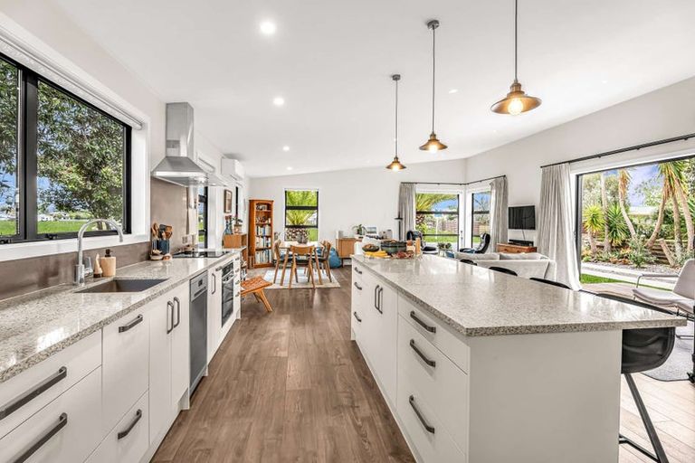 Photo of property in 17 Arthur Street, Whitianga, 3510