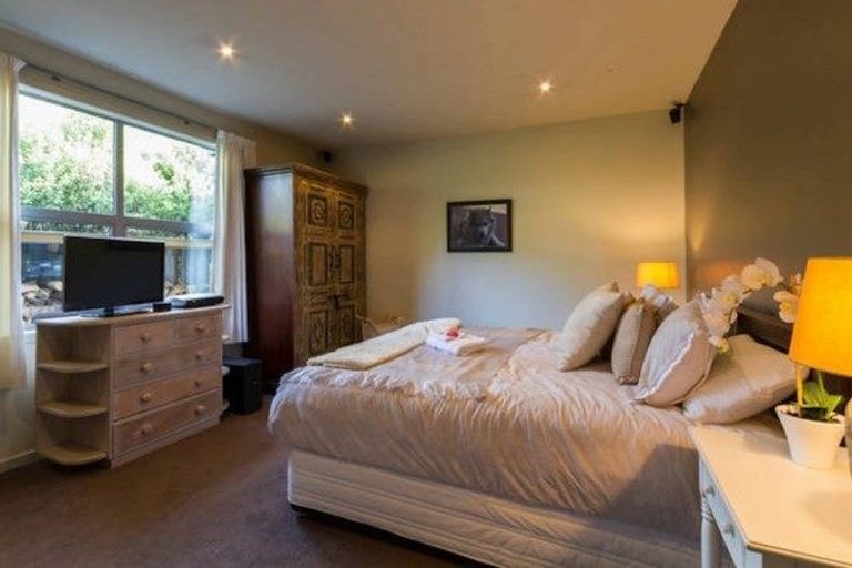 Photo of property in 25 Redfern Terrace, Arthurs Point, Queenstown, 9371