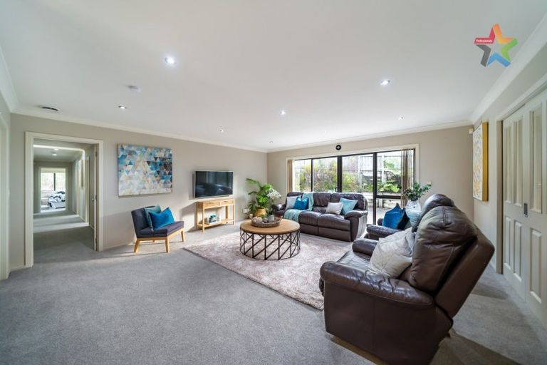 Photo of property in 295a Maungaraki Road, Maungaraki, Lower Hutt, 5010