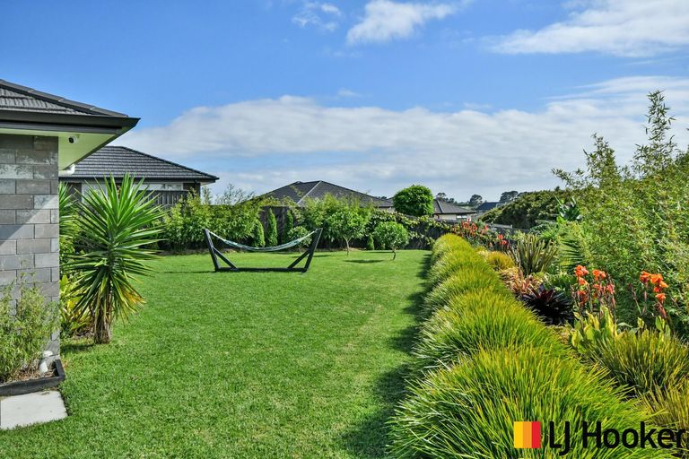 Photo of property in 14 Dame Nganeko Drive, Glenbrook, Waiuku, 2681