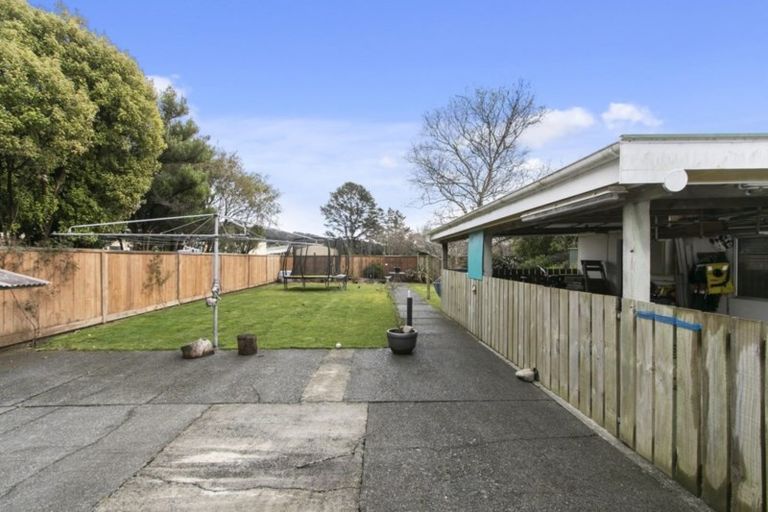 Photo of property in 3 Poole Crescent, Wainuiomata, Lower Hutt, 5014