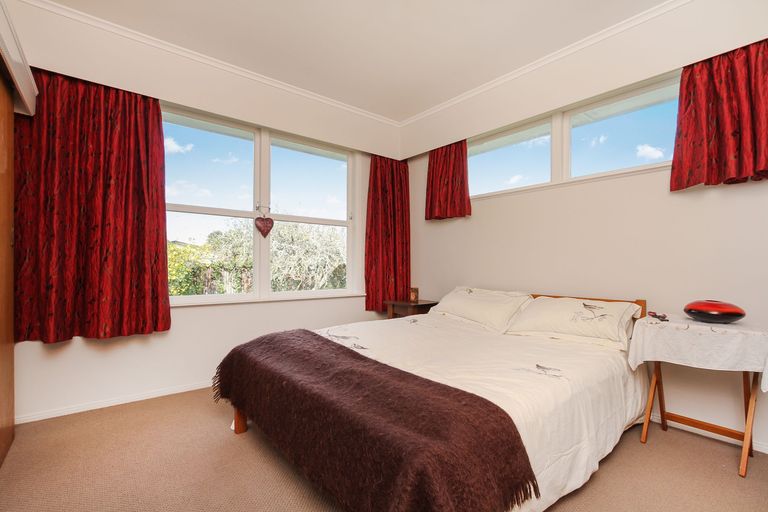 Photo of property in 39a Lyndhurst Road, Te Atatu South, Auckland, 0610