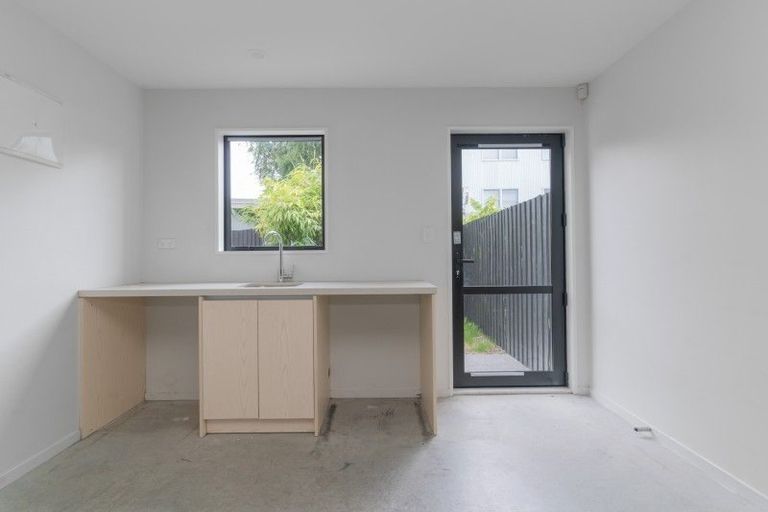 Photo of property in 8b Defoe Place, Waltham, Christchurch, 8023