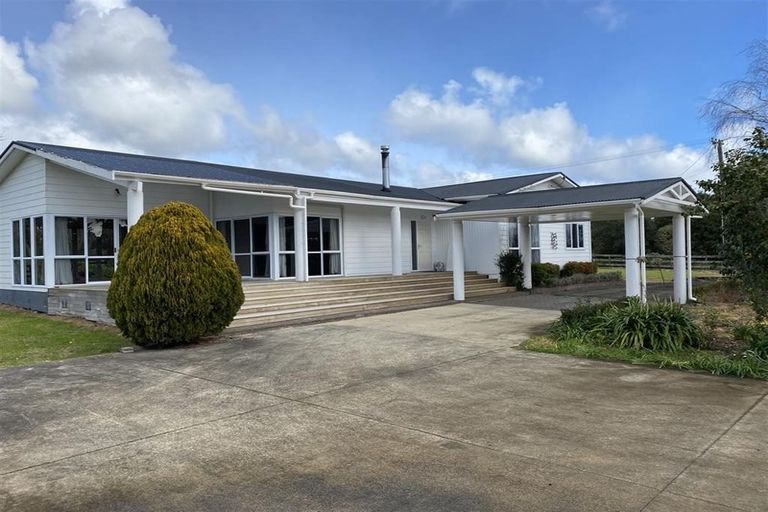 Photo of property in 721 Kahikatea Flat Road, Waitoki, Kaukapakapa, 0871