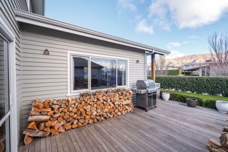 Photo of property in 10 Tyndall Street, Wanaka, 9305
