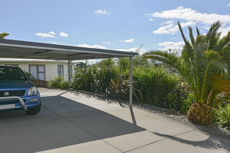 Photo of property in 17 Dunton Drive, Welcome Bay, Tauranga, 3112