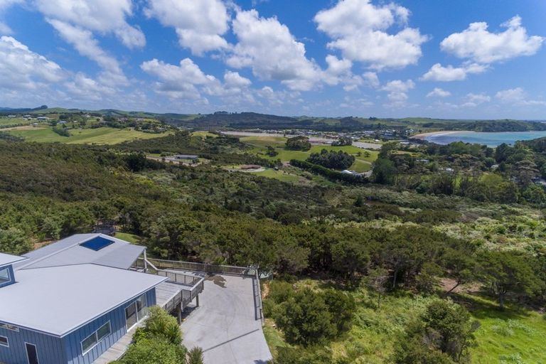 Photo of property in 95 Stratford Drive, Cable Bay, 0420