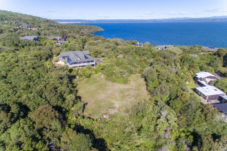 Photo of property in 17 Whakamoenga Point, Acacia Bay, Taupo, 3385