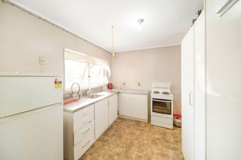 Photo of property in 2/144 Shifnal Drive, Randwick Park, Auckland, 2105