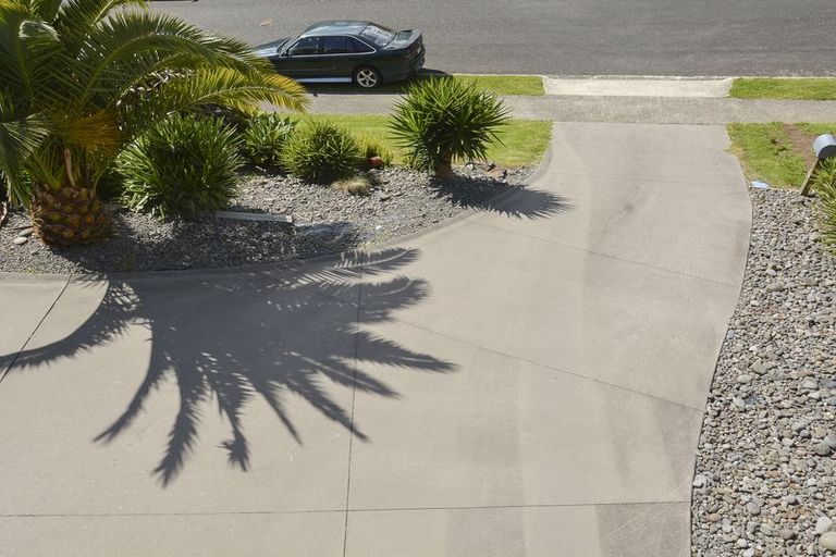 Photo of property in 17 Dunton Drive, Welcome Bay, Tauranga, 3112