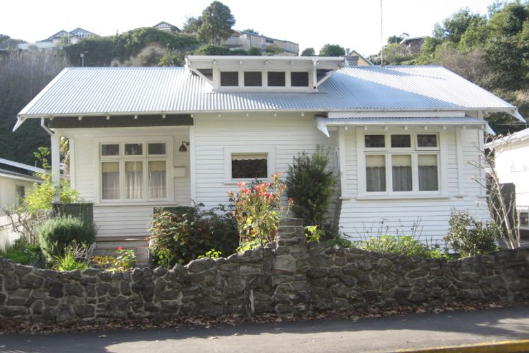 Photo of property in 115 Milton Road, Bluff Hill, Napier, 4110