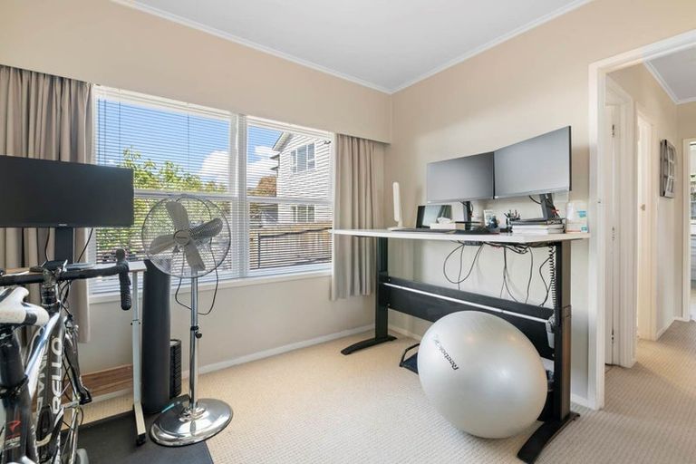 Photo of property in 2/30 Eban Avenue, Hillcrest, Auckland, 0627