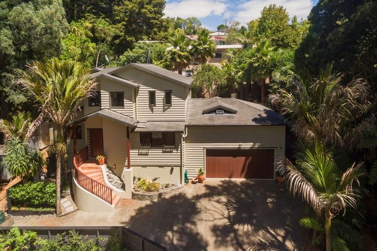 Photo of property in 25 Moore Street, Hillcrest, Auckland, 0627
