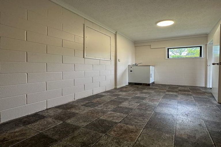Photo of property in 2/51 Nigel Road, Browns Bay, Auckland, 0630