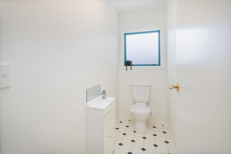 Photo of property in 10 Protea Crescent, Whitianga, 3510