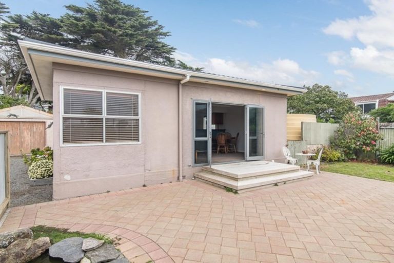 Photo of property in 10 Rodney Avenue, Te Horo Beach, Otaki, 5581