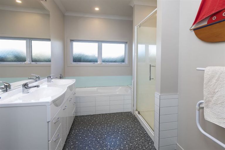 Photo of property in 63 Vagues Road, Northcote, Christchurch, 8052