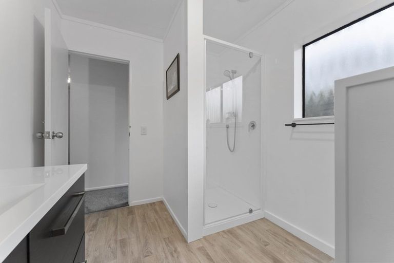 Photo of property in 15 Hanmer Place, Highbury, Palmerston North, 4412