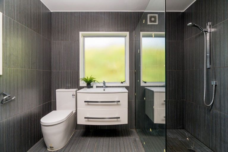 Photo of property in 18 Hanlon Street, Halfway Bush, Dunedin, 9010