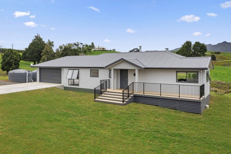 Photo of property in 64 Ruapuke Road, Raglan, 3296