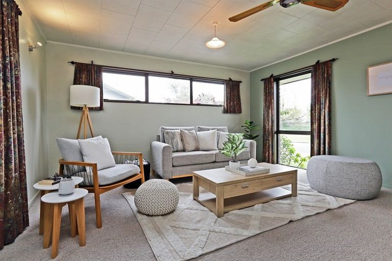 Photo of property in 22 Perry Crescent, Greenmeadows, Napier, 4112