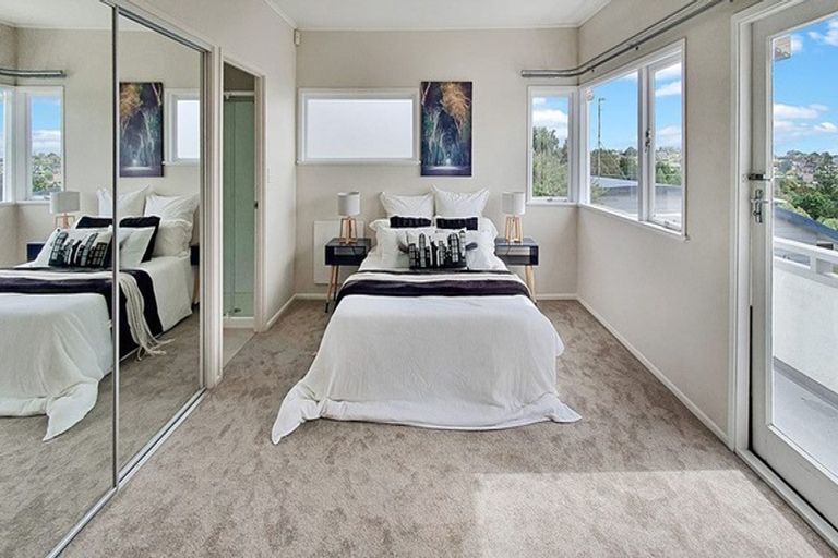 Photo of property in 14 Bank Street, Hillcrest, Auckland, 0627