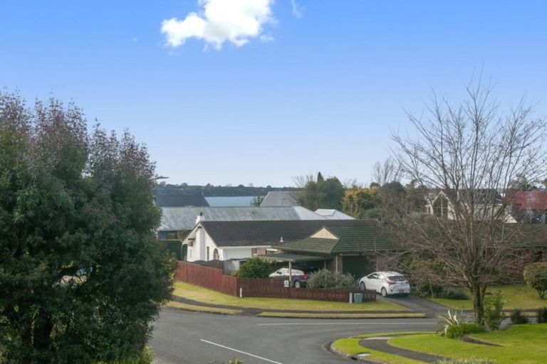 Photo of property in 1 Endeavour Avenue, Welcome Bay, Tauranga, 3112