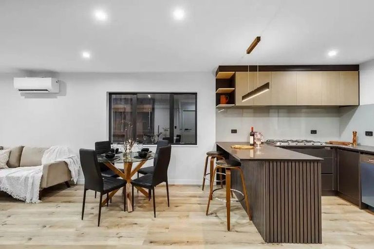 Photo of property in 56c Donovan Avenue, Massey, Auckland, 0614