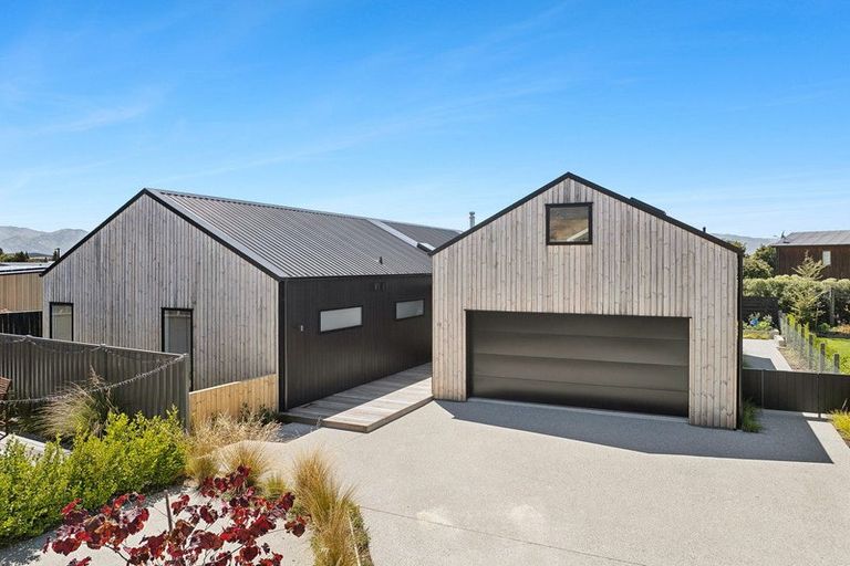Photo of property in 12 Cleland Close, Wanaka, 9382