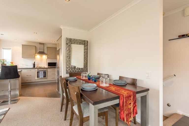 Photo of property in 42a Landsdowne Terrace, Karori, Wellington, 6012