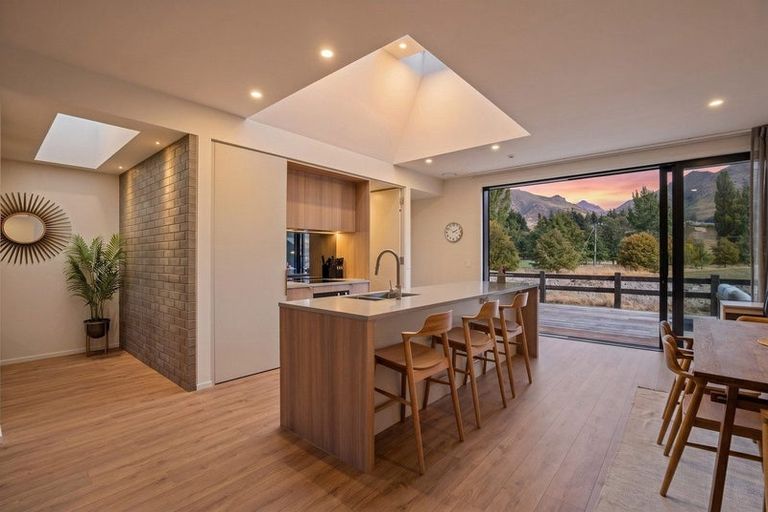 Photo of property in 3 Kamana Rise, Wanaka, 9382