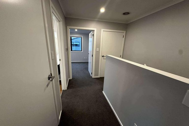 Photo of property in 4 Gloaming Lane, Wallaceville, Upper Hutt, 5018