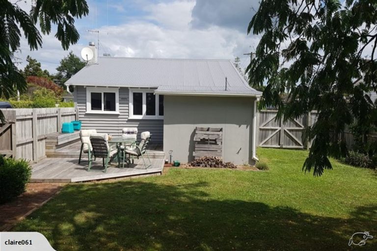 Photo of property in 25 Oxford Street, Fairfield, Hamilton, 3214