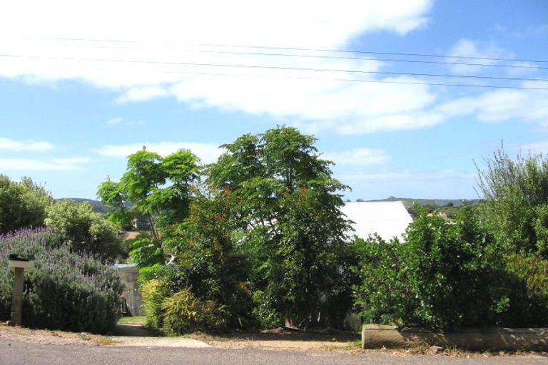 Photo of property in 8 Wellington Road, Surfdale, Waiheke Island, 1081