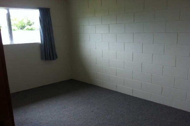 Photo of property in 2/5 Tralee Place, Hillcrest, Hamilton, 3216