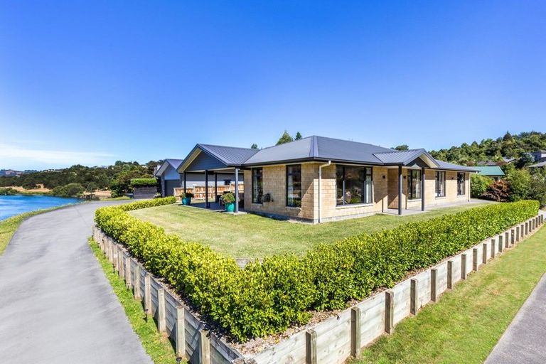 Photo of property in 90 Hindmarsh Drive, Rangatira Park, Taupo, 3330