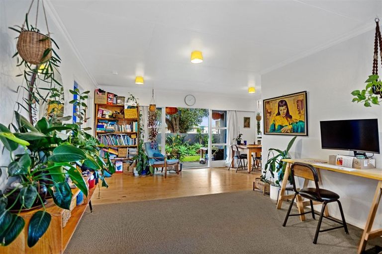 Photo of property in 11 Roretana Drive, Athenree, Katikati, 3177