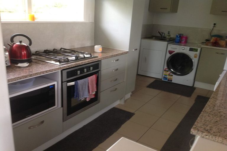 Photo of property in 119 Edgewater Drive, Pakuranga, Auckland, 2010