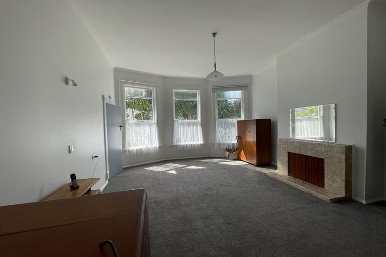 Photo of property in 1/72 Derwent Street, Island Bay, Wellington, 6023