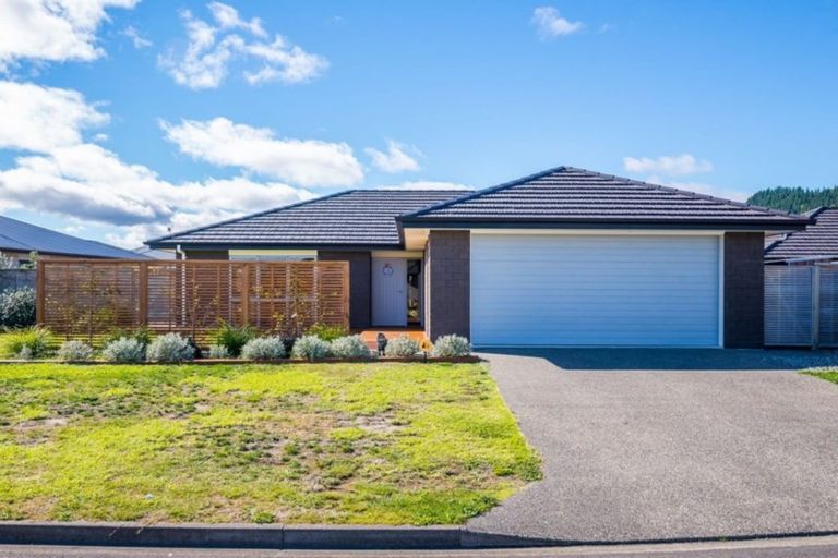 Photo of property in 5 Pearson Place, Paraparaumu, 5032
