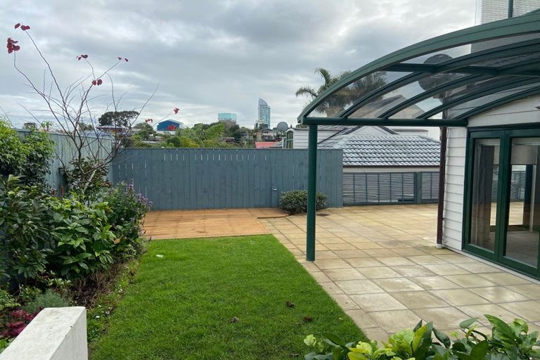 Photo of property in 1/17 Hart Road, Hauraki, Auckland, 0622