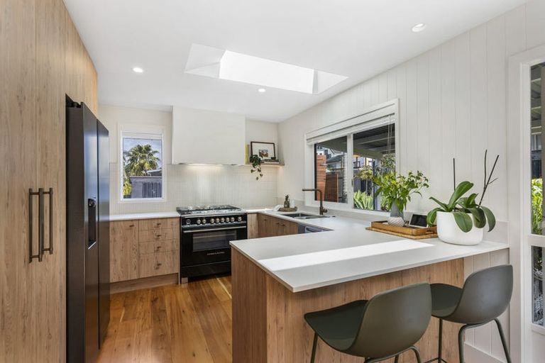 Photo of property in 1/27 Kiteroa Terrace, Rothesay Bay, Auckland, 0630