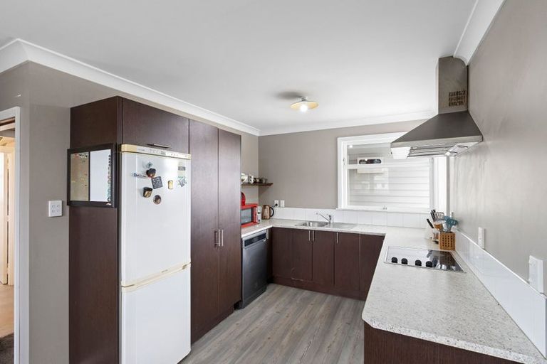 Photo of property in 2 Quinn Road, Levin, 5510