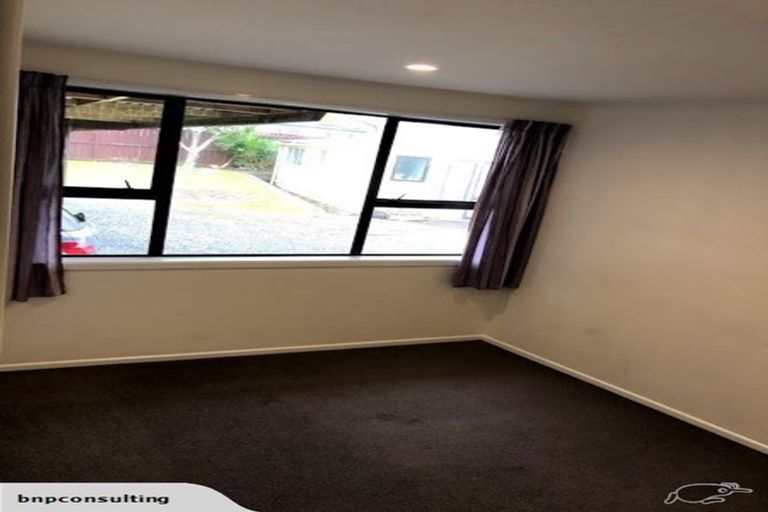 Photo of property in 20 Vodanovich Road, Te Atatu South, Auckland, 0610