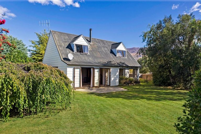 Photo of property in 144 Aubrey Road, Wanaka, 9305