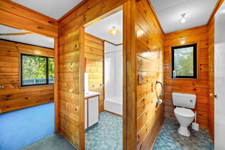 Photo of property in 1/29 Beaubank Road, Kelston, Auckland, 0602