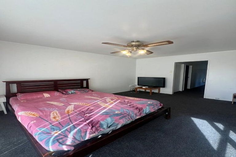 Photo of property in 1/3 Eulogy Place, Randwick Park, Auckland, 2105
