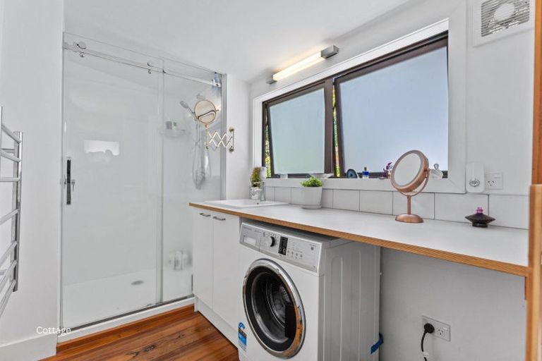 Photo of property in 352 Motutara Road, Muriwai, 0881