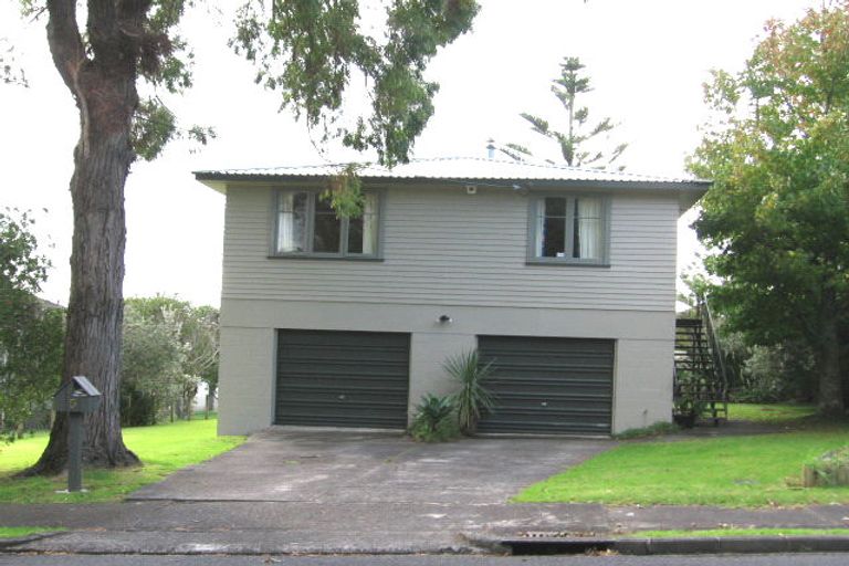 Photo of property in 5 Sherwood Avenue, Te Atatu South, Auckland, 0610